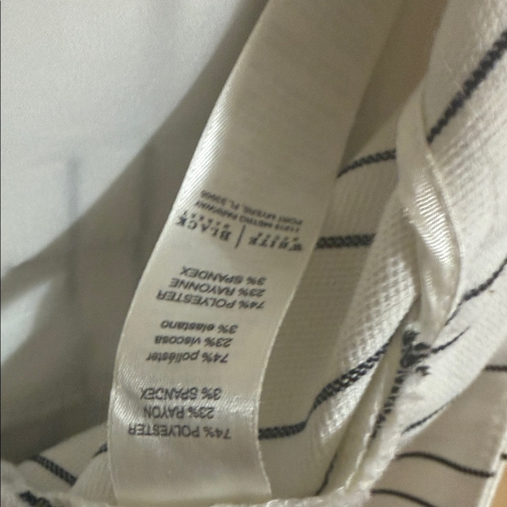 White House Black Market Striped White and Black Women Shorts - Picture 4 of 4